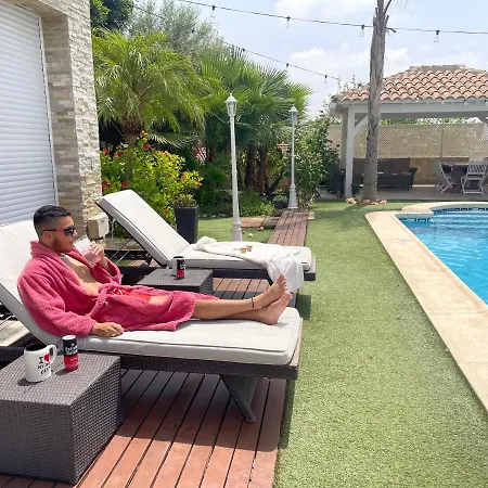 Suite Piscina: Alojamiento Privado con Sofá Cama San Vicente Raspeig Exterior photo
