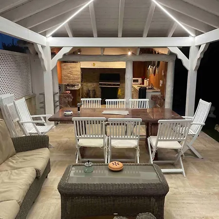 Suite Piscina: Alojamiento Privado con Sofá Cama San Vicente Raspeig Exterior photo
