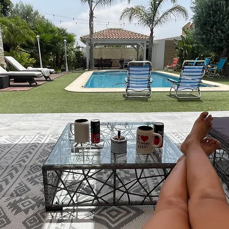 Suite Piscina: Alojamiento Privado con Sofá Cama San Vicente Raspeig Exterior photo