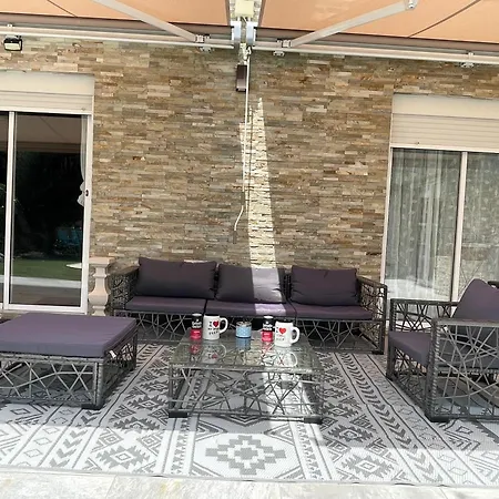 Suite Piscina: Alojamiento Privado con Sofá Cama San Vicente Raspeig Exterior photo