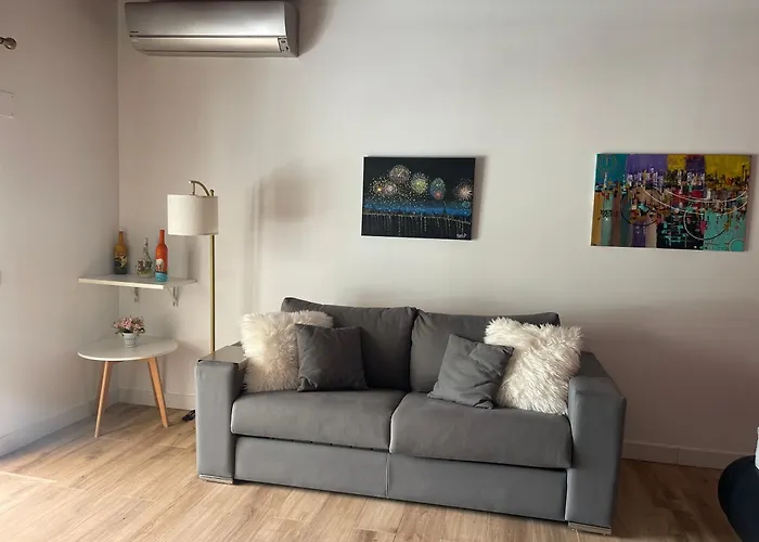 Suite Privada Frente A La Piscina Para 2 Personas Con Sofa Cama Para 2 Mas No Es Casa Completa