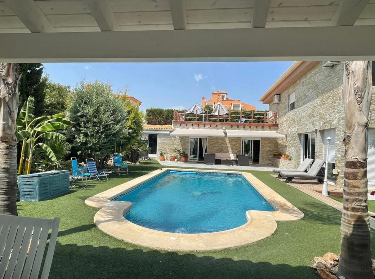 Homestay Piscina: Privado Con Sofá Cama San Vicente Raspeig