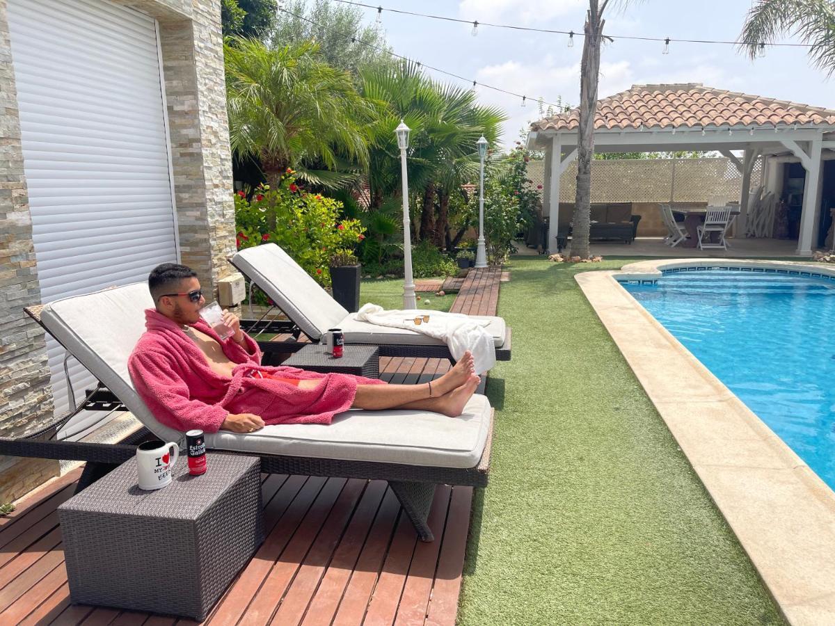 Homestay Piscina: Privado Con Sofá Cama