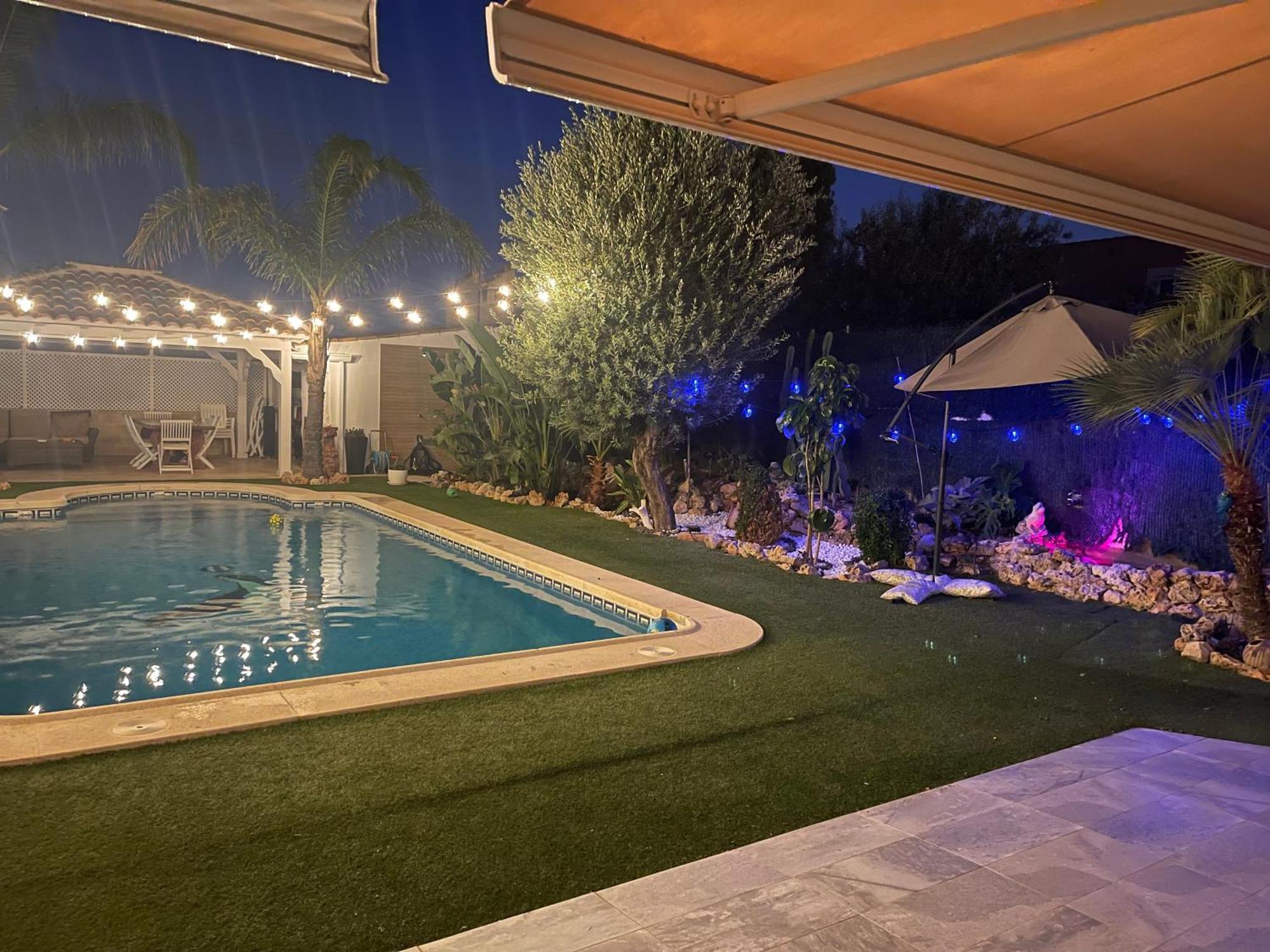 Piscina: Privado Con Sofá Cama Homestay San Vicente Raspeig