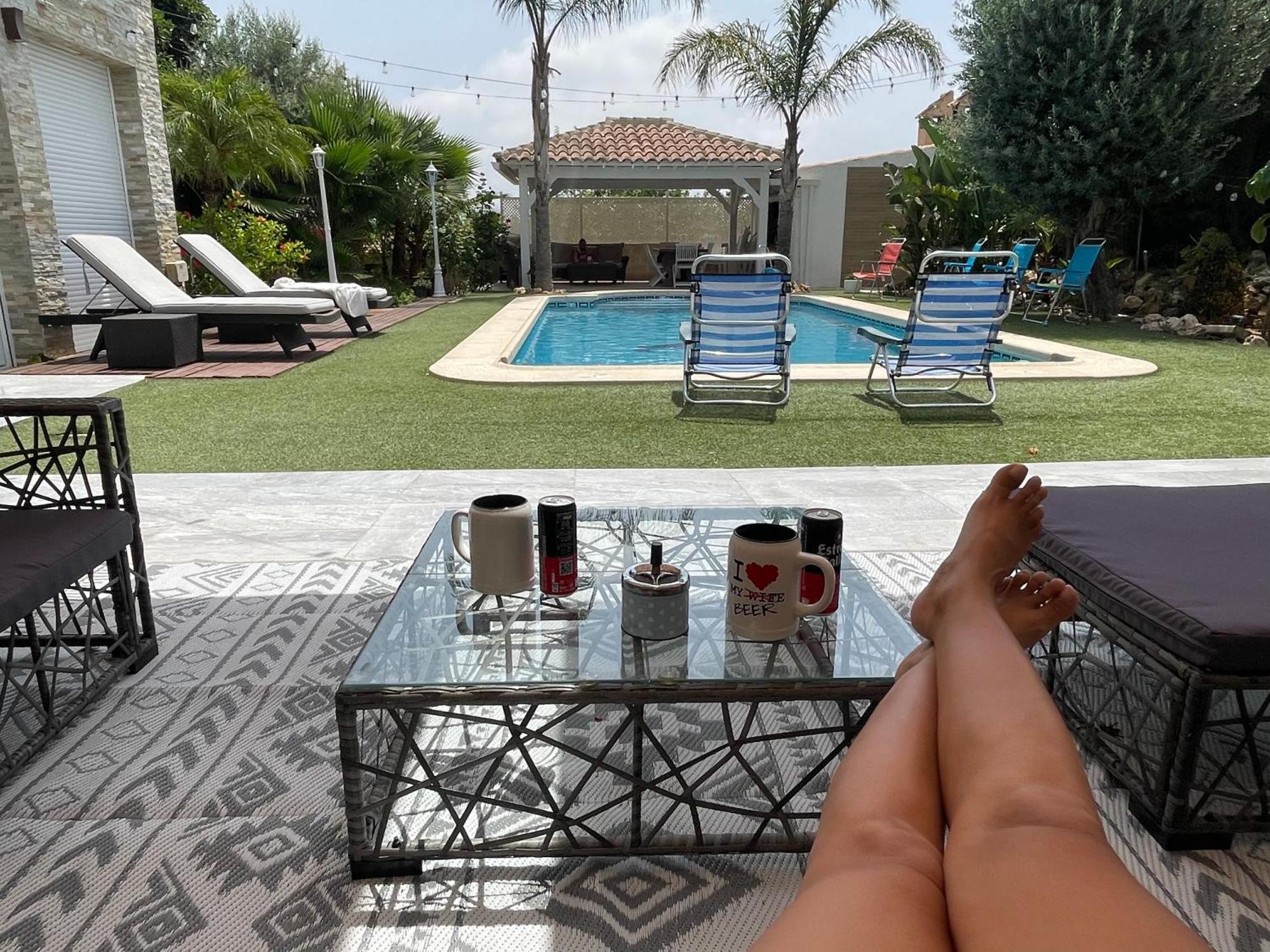 Piscina: Privado Con Sofá Cama